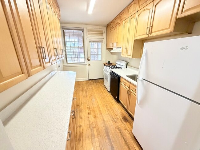 5674 N Ridge Ave in Chicago, IL - Building Photo - Building Photo