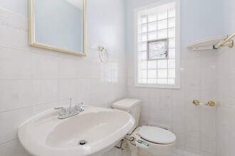 612 Maple Ct in Mount Prospect, IL - Building Photo - Building Photo