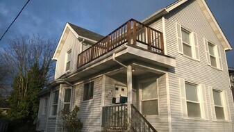 4049 Latona Avenue NE, Unit A (upper unit) in Seattle, WA - Building Photo