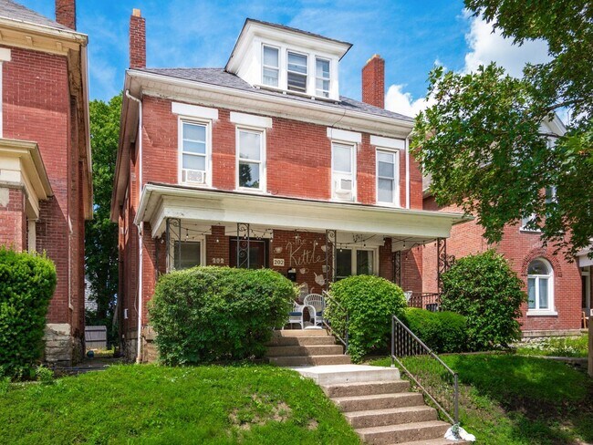 202 W 8th Ave in Columbus, OH - Building Photo - Building Photo