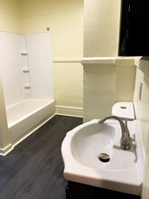 889 N Main St, Unit #3 in Akron, OH - Building Photo - Building Photo