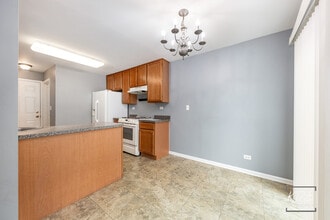 603 Conservatory Ln in Aurora, IL - Building Photo - Building Photo