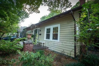 1927 Kenwood Ave in Charlotte, NC - Foto de edificio - Building Photo