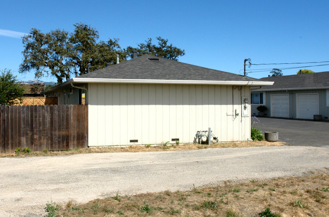 5770 Locust Ave in Cotati, CA - Building Photo - Building Photo