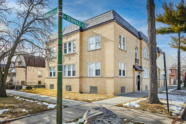 property at 5701 W Seminole St