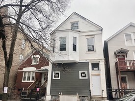 2020 S Washtenaw Ave, Unit 2R in Chicago, IL - Building Photo