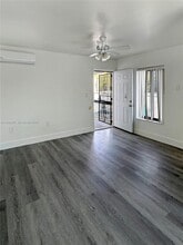 852 SW 1st St in Miami, FL - Building Photo - Building Photo