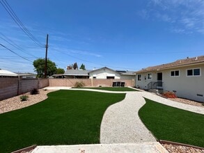 1116 N Center St in Orange, CA - Building Photo - Building Photo