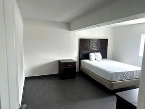 2010 S Ocean Blvd, Unit 410 in Myrtle Beach, SC - Building Photo - Building Photo