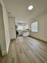 833 W 39th St in Miami Beach, FL - Building Photo - Building Photo