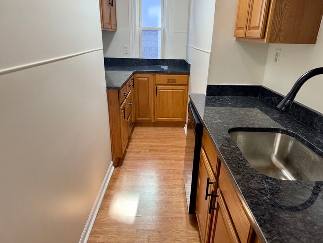 36 Willow Ave, Unit First Floor