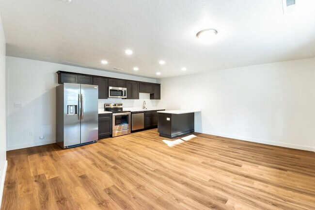 742 E 150 N in Vineyard, UT - Building Photo - Building Photo