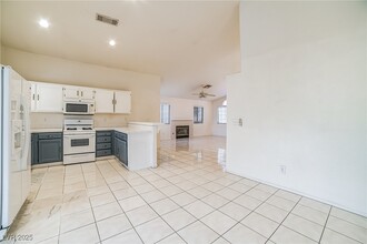 1129 Broad View Ct in North Las Vegas, NV - Foto de edificio - Building Photo