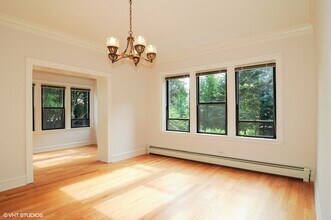 2050 W Berwyn Ave in Chicago, IL - Building Photo - Building Photo