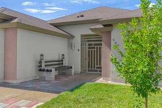 902 La Rosita in Laredo, TX - Building Photo - Building Photo