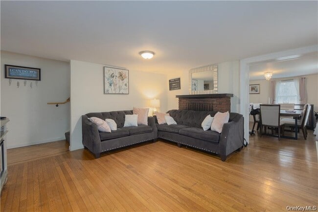 property at 2 Rockland Ave