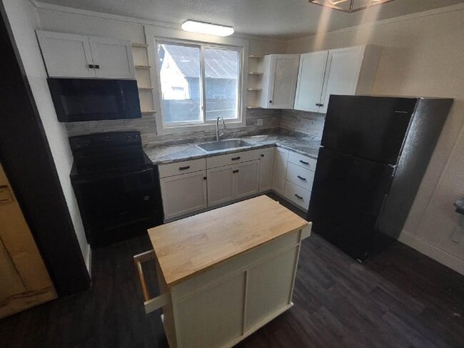 property at 14644 Kellogg School Rd