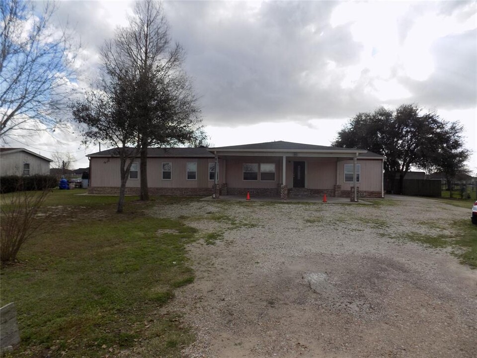 9626 Jeske Rd in Needville, TX - Building Photo