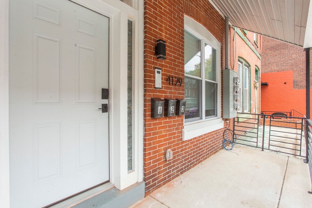 4129 Parrish St, Unit 2 in Philadelphia, PA - Foto de edificio