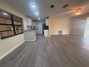 329 W Arlington St in Satellite Beach, FL - Building Photo - Building Photo