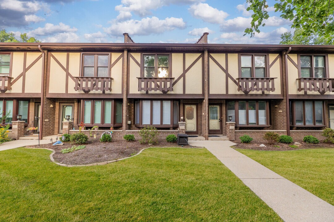 325 N Marion St in Oak Park, IL - Building Photo