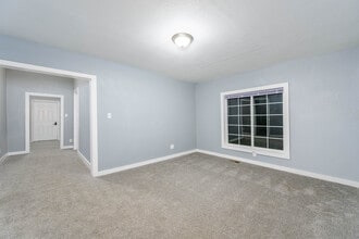 407 W 6th Ave in Hutchinson, KS - Building Photo - Building Photo