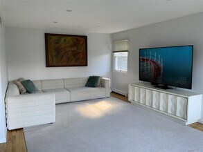 106 Madison Rd in Scarsdale, NY - Building Photo - Building Photo