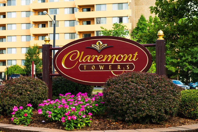 Claremont Towers in Hillsborough, NJ - Building Photo - Building Photo