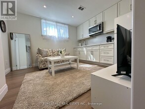 154 Joicey Blvd in Toronto, ON - Building Photo - Building Photo