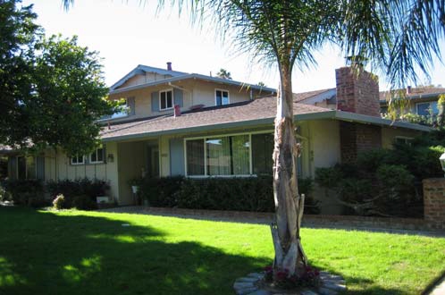 916 Castlewood Dr in Los Gatos, CA - Building Photo