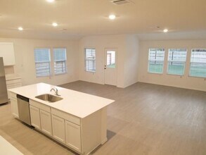 121 Keefer in Kyle, TX - Building Photo - Building Photo