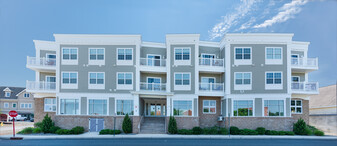 Bay Village - Hennessey Boulevard Apartments