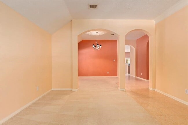 11618 Columbia Pines Ln