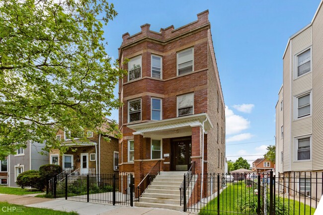 2138 N Keeler Ave, Unit 1, Unit 1