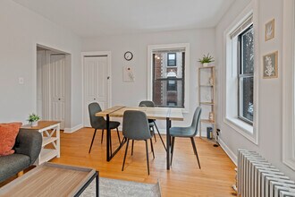 6441 N Hamilton Ave in Chicago, IL - Building Photo - Building Photo