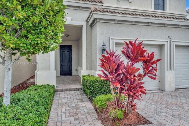 771 NE 191st Ter in Miami, FL - Building Photo - Building Photo