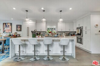 3906 Alta Mesa Dr in Los Angeles, CA - Building Photo - Building Photo