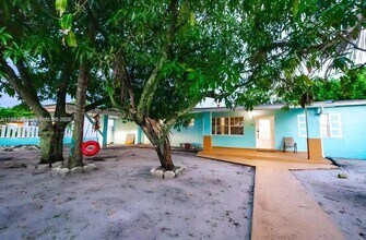 15735 NW 28th Pl in Opa Locka, FL - Building Photo - Building Photo