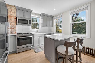 44 Madeleine Ave in New Rochelle, NY - Building Photo - Building Photo