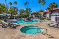 Fairways on Green Valley in Henderson, NV - Foto de edificio - Building Photo