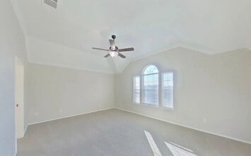 241 Valley View Dr in Waxahachie, TX - Building Photo - Building Photo