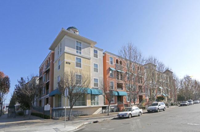 Bella Castello in San Jose, CA - Foto de edificio - Building Photo
