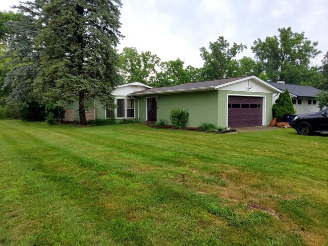 2828 Packard St in Ann Arbor, MI - Building Photo - Building Photo