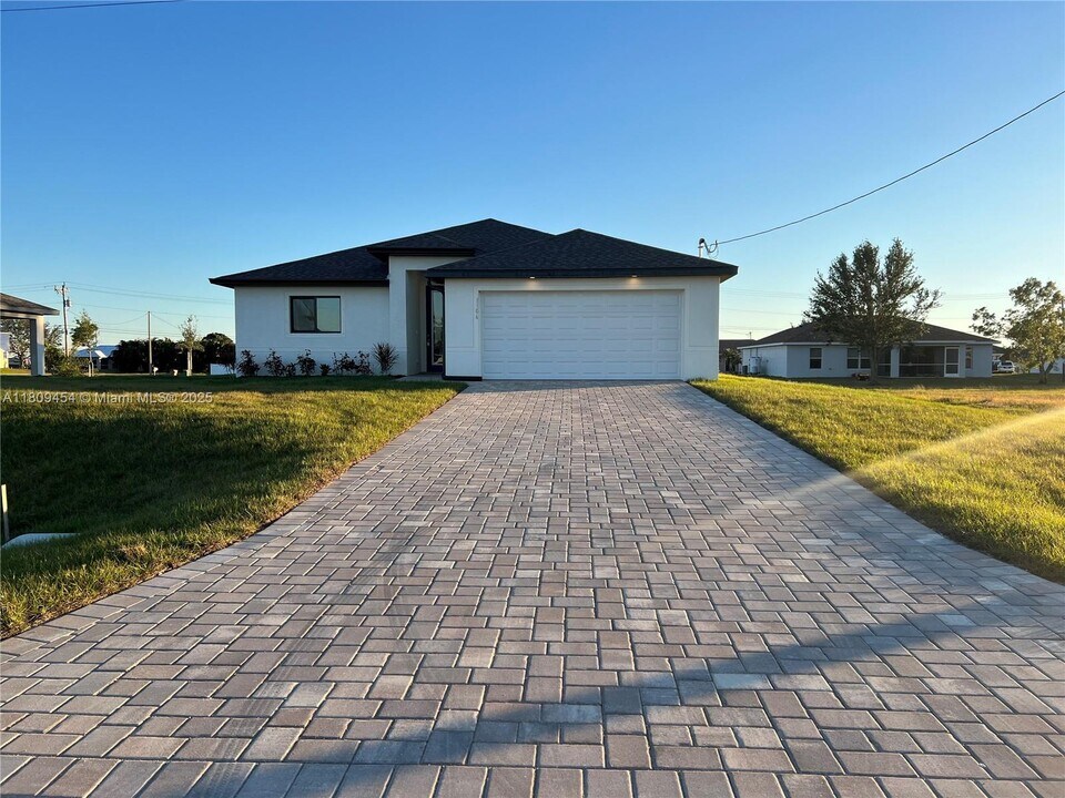 1106 NW 21st Terrace in Cape Coral, FL - Building Photo
