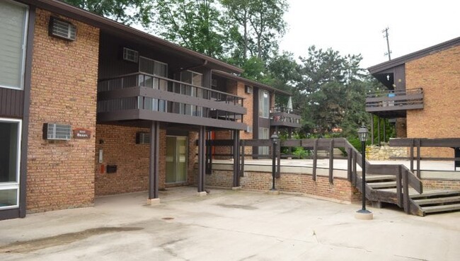 6245 Charing Cross Ln, Unit D in Middleton, WI - Building Photo - Building Photo