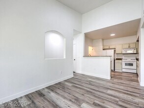 10001 Peace Way in Las Vegas, NV - Building Photo - Building Photo