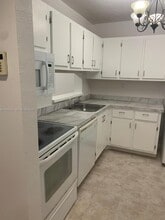 8520 SW 133rd Avenue Rd in Miami, FL - Building Photo - Building Photo