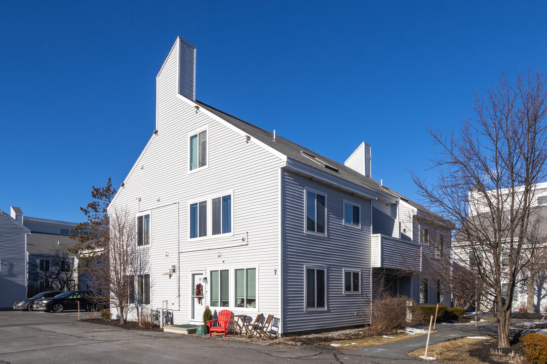 Harbor Place Condominium in South Portland, ME - Building Photo