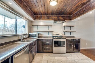 6808 Eastridge Dr in Dallas, TX - Building Photo - Building Photo