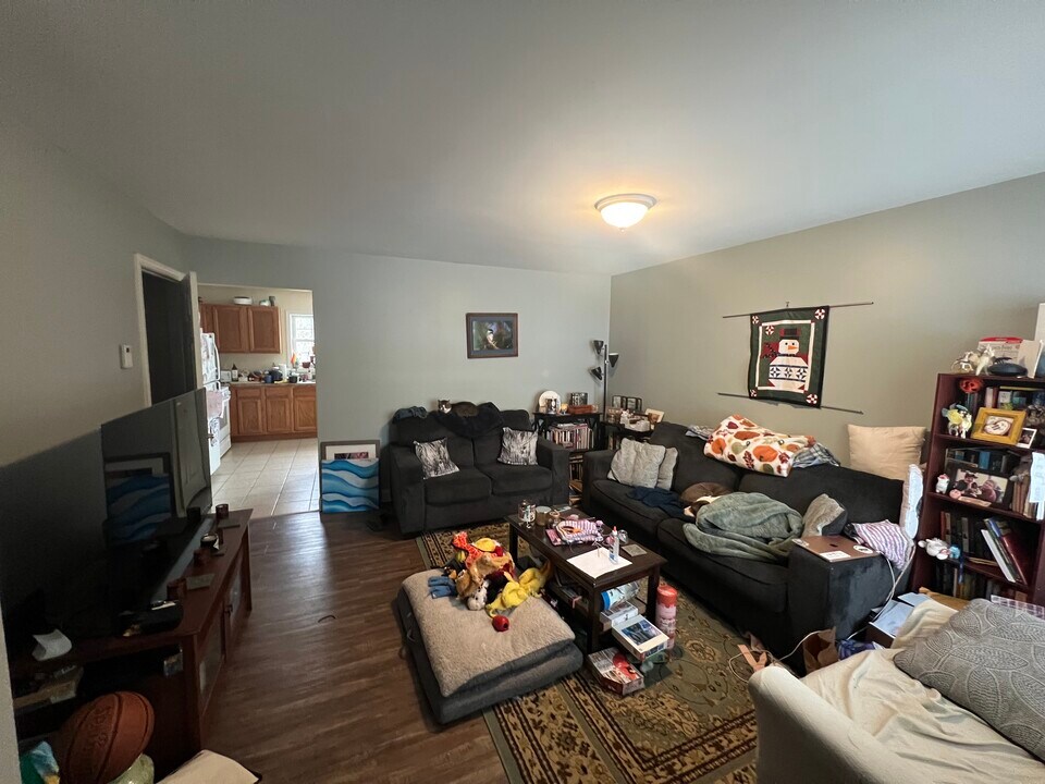 7 Pleasant Woods, Unit 102 in Cambridge, VT - Building Photo